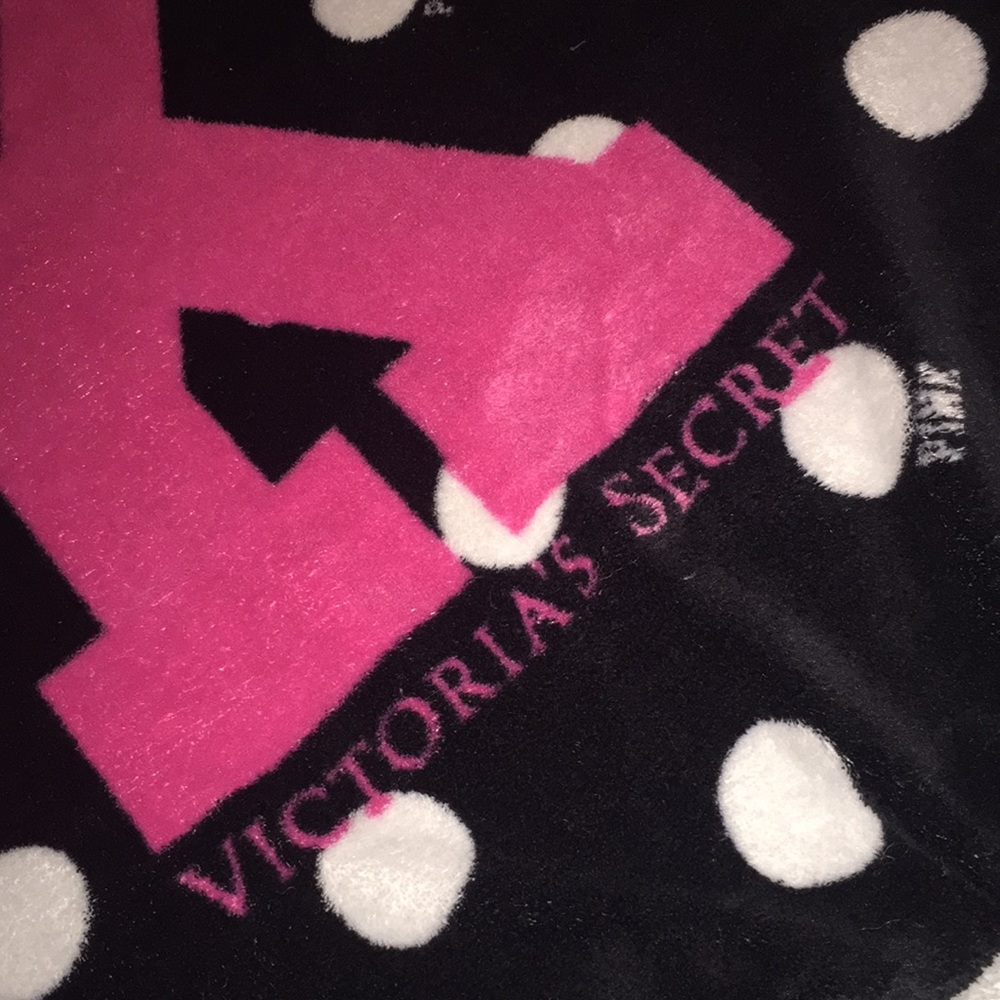 💕💜Vs pink blanket💕💜 - Picture 4 of 5